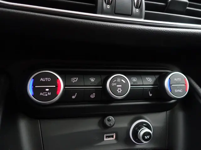 Alfa Romeo Stelvio 2.0 T AWD Veloce Aut- 2018 Benzine 12