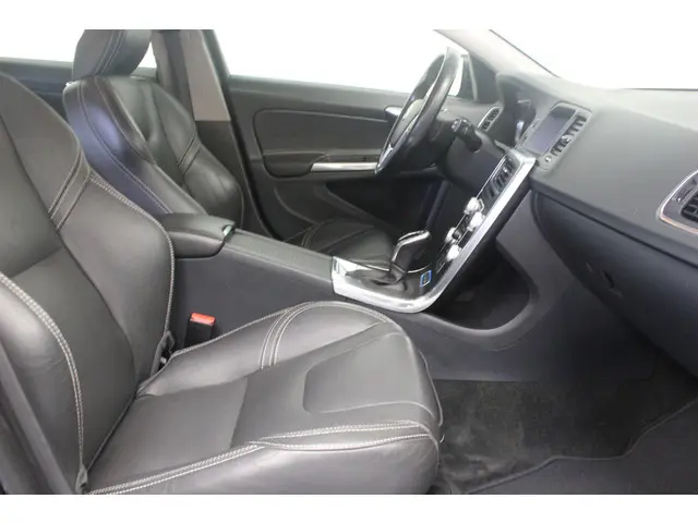 Volvo V60 2.4 D6 Twin Engine Summum 2015 Hybride Diesel 7