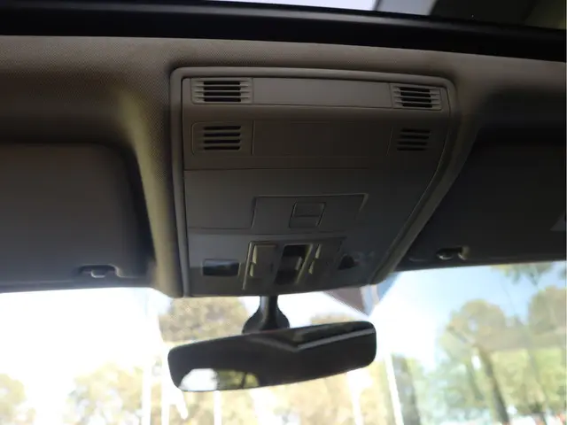 Volkswagen Touran 1.2 TSI Connected Series 2017 Benzine 38