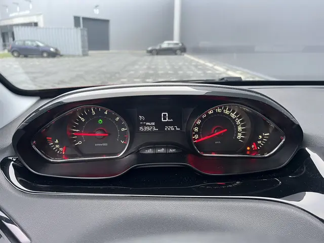 Peugeot 208 1.2 VTi Active 2014 Benzine 19