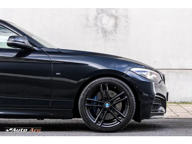 BMW 2 Serie Coupé M240i High Executive 2017 Benzine 4