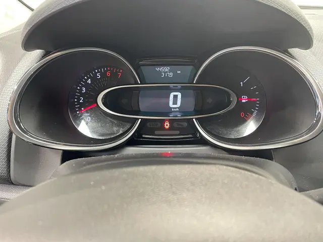 Renault Clio Estate 0.9 TCe Limited 2020 Benzine 4