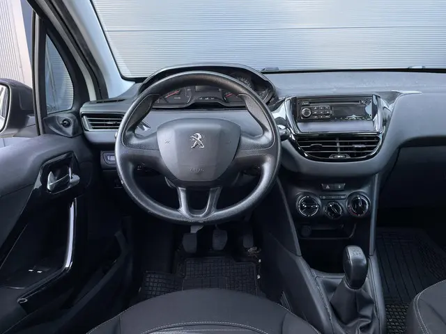 Peugeot 208 1.0 VTi Access 2013 Benzine 9