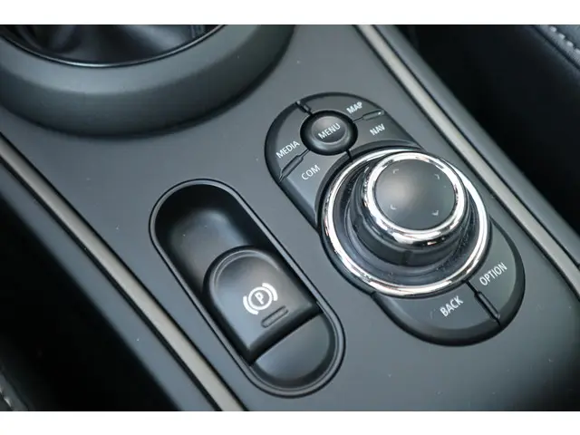 MINI Countryman Cooper SE ALL4 2021 Hybride Benzine 18