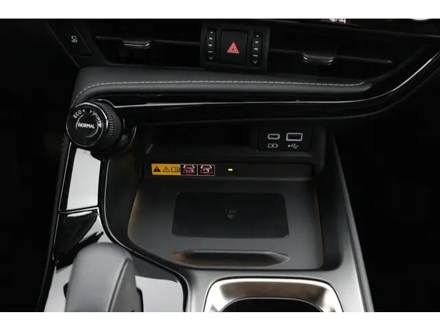 Lexus NX 450h+ AWD Launch Edition 2022 Hybride Benzine 43