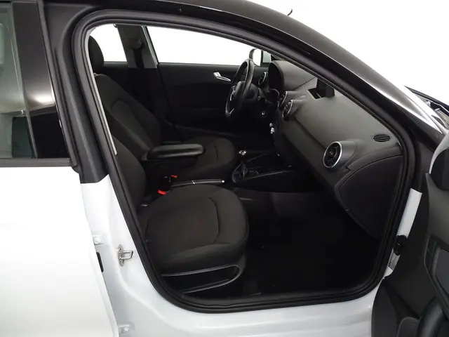 Audi A1 1.2 TFSI Sportback: 2014 Benzine 13