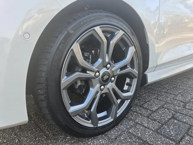 Ford Fiesta 1.0 EcoBoost Hybrid ST-Line X 2021 Benzine 9