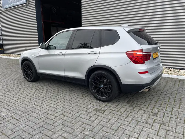 BMW X3 SDrive20i Business |automaat| 2015 Benzine 8