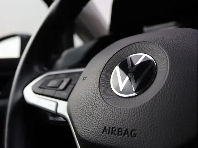 Volkswagen Golf Variant 1.0 TSI Life 2022 Benzine 52