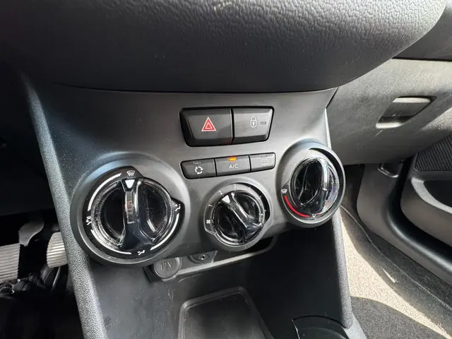 Peugeot 208 1.2 VTi Style /Navi/Airco/5-Deurs/ 2014 Benzine 12
