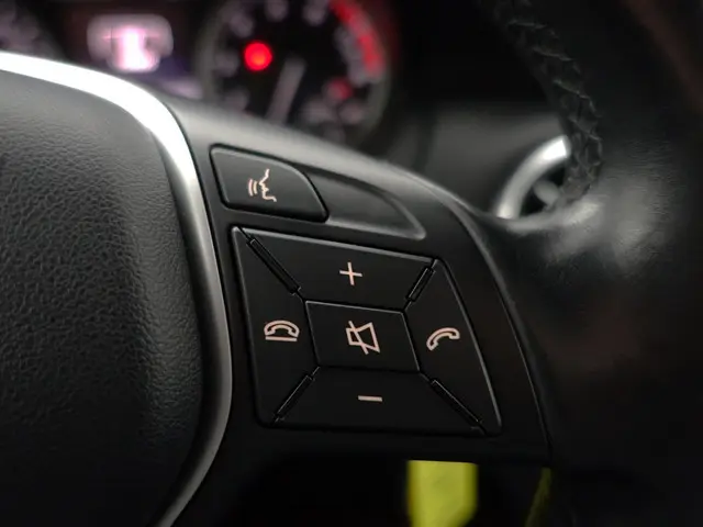 Mercedes-Benz A-Klasse 180 Prestige- 2015 Benzine 16