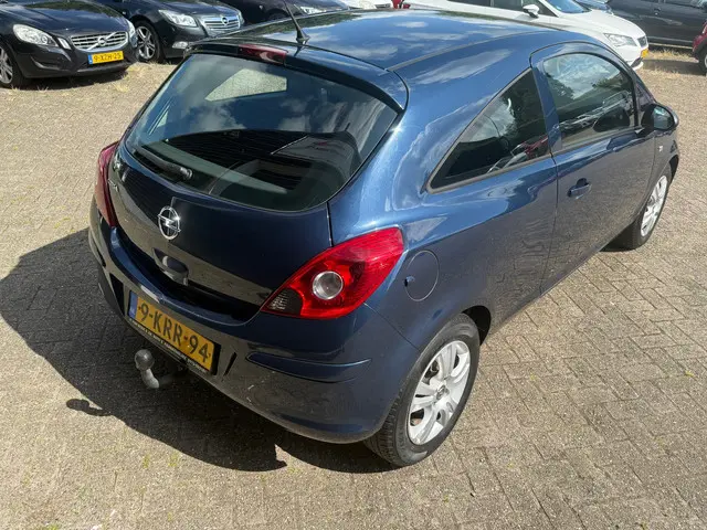 Opel Corsa 1.2-16V Berlin 2013 Benzine 8
