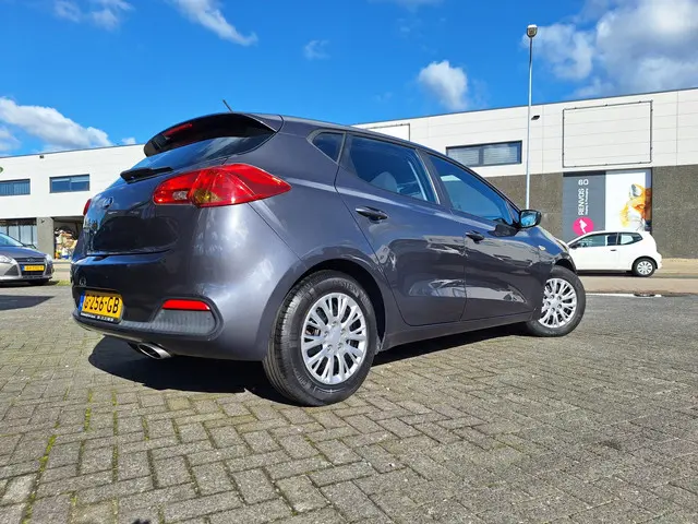 Kia cee'd 1.4 CVVT 5-deurs 2014 Benzine 6