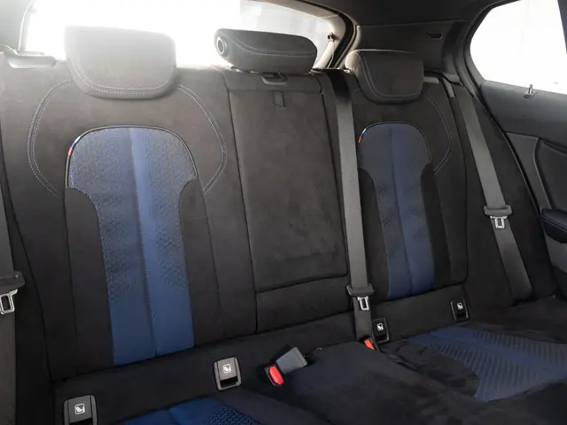 BMW 1 Serie M135i xDrive 2021 Benzine 11