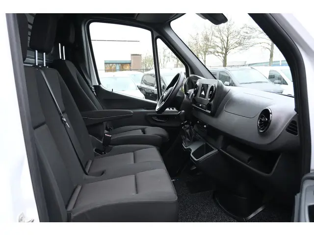 Mercedes-Benz Sprinter 317 CDI L2H2 RWD 2024 Diesel 9