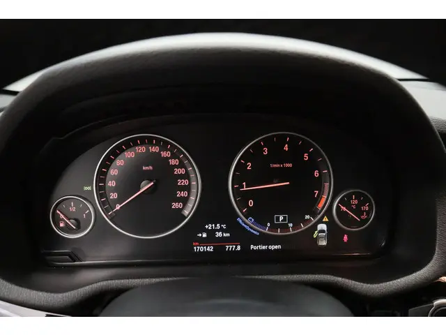 BMW X3 sDrive20i High Executive 2016 Benzine 21