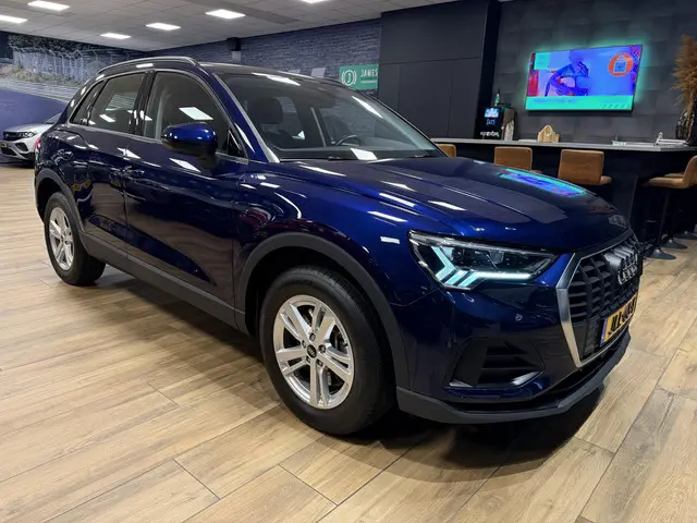 Audi Q3 45 TFSI e edition 2022 Hybride Benzine 6