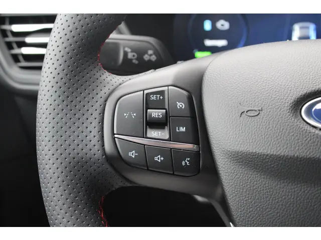 Ford Kuga 2.5 FHEV ST-Line 2024 Hybride Benzine 21