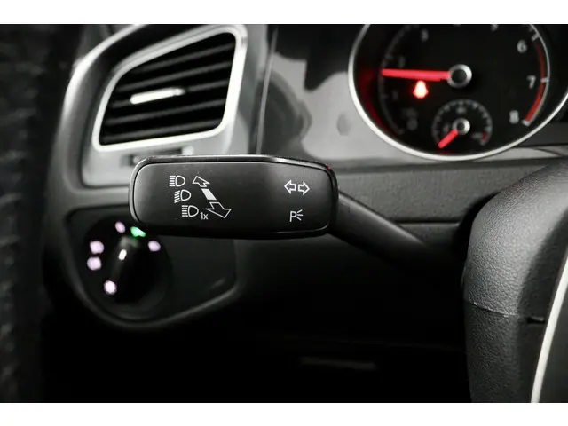 Volkswagen Golf 1.0 TSI Life antraciet 2020 Benzine 17