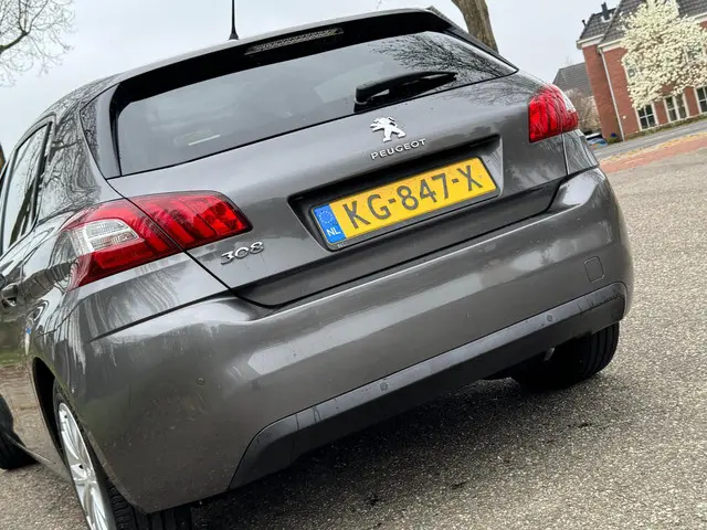 Peugeot 308 1.2 PureTech Style /Navi/Pano/Airco/ 2016 Benzine 4