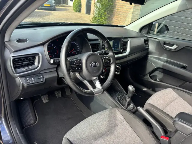 Kia Stonic 1.0 T-GDi DynamicLine 2019 Benzine 8