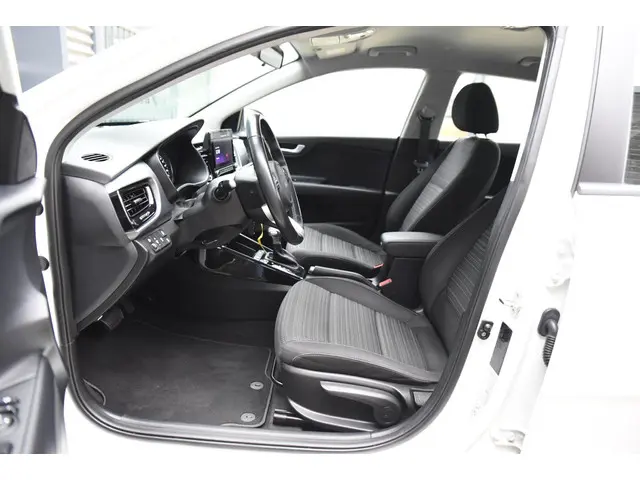 Kia Stonic 1.0 T-GDi DynamicPlusLine 2022 Benzine 4