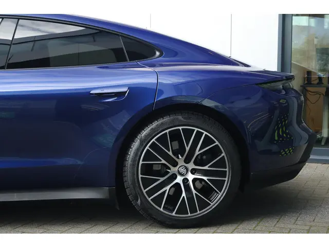 Porsche Taycan 79 kWh 2022 Elektrisch 5