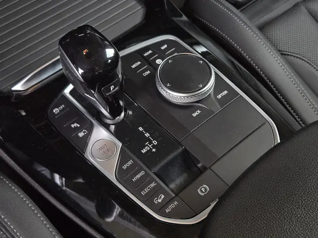 BMW X3 xDrive30e 2022 Hybride Benzine 24