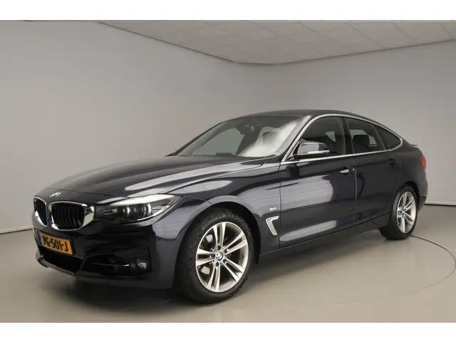 BMW 3 Serie Gran Turismo 320i 2017 Benzine 45