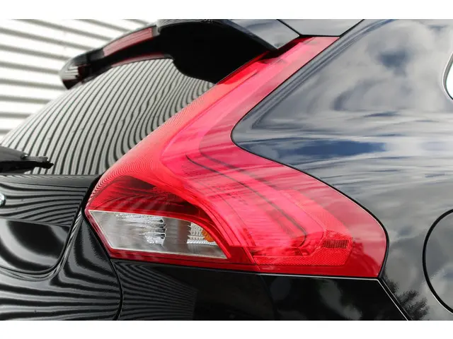 Volvo V40 T3 Automaat Polar+ Sport R-Design 2019 Benzine 7