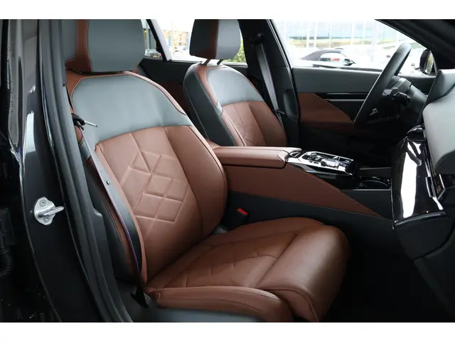 BMW 5 Serie Touring 530e 2025 Hybride Benzine 7