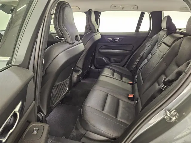 Volvo V60 2.0 T5 Momentum 2019 Benzine 8