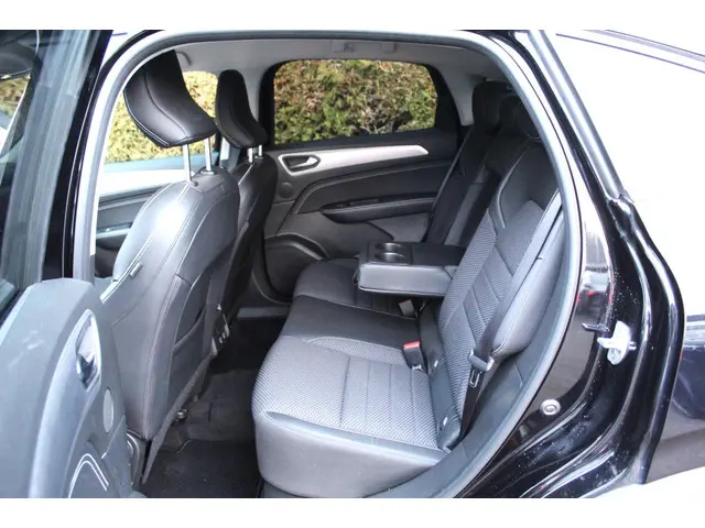 Renault Arkana 1.3 TCe 140 2023 Hybride Benzine 9