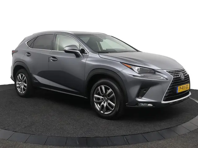 Lexus NX 300h AWD Luxury Line 2018 Hybride Benzine 13