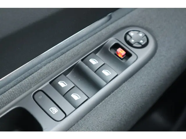 Peugeot 3008 1.2 PureTech Style 2016 Benzine 18