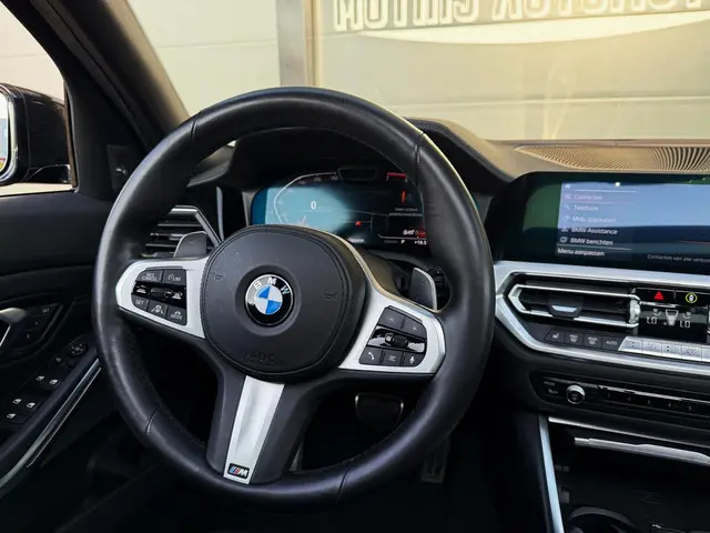 BMW 3 Serie 330i High Executive M Line 2019 Benzine 15