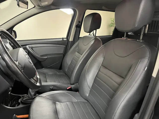 Dacia Duster 1.2 TCe 4x2 Blackshadow 2017 Benzine 7