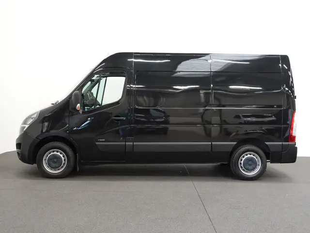 Opel Movano 135pk L2H2 2022 Diesel 32