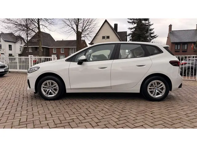 BMW 2 Serie Active Tourer 218i 2023 Benzine 2