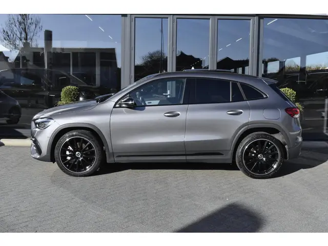 Mercedes-Benz GLA 250 e AMG Line 2022 Hybride Benzine 3
