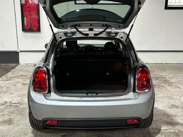 MINI Electric Mini Essential 33 kWh 2023 Elektrisch 26