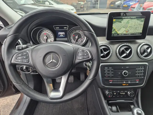 Mercedes-Benz GLA 200 Ambition 2015 Benzine 6