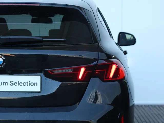 BMW 1 Serie 120 M Sport Design Edition 2025 Benzine 11