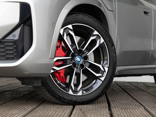 BMW X1 xDrive25e 2025 Hybride Benzine 16