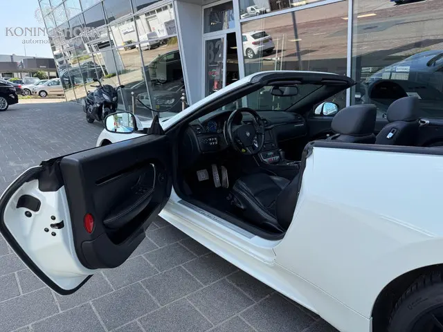 Maserati GranCabrio 4.7 Sport 2014 Benzine 11