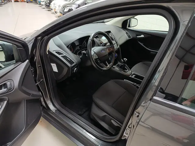 Ford Focus 1.0 Trend 2017 Benzine 10