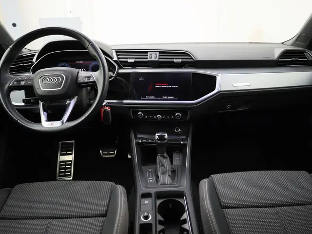 Audi Q3 45 TFSIe 180kW/245PK S-Line 2022 Hybride Benzine 4