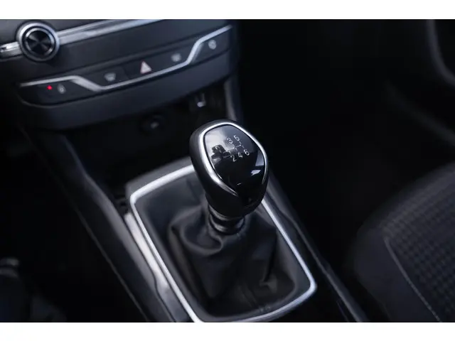 Peugeot 308 1.5 HDI Active Pack 2020 Diesel 33