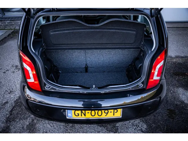 Volkswagen up! 1.0 high up! 2015 Benzine 12