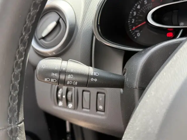 Renault Clio 0.9 TCe Limited 2018 Benzine 12